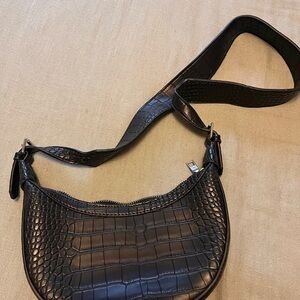 VINTAGE FAUX LEATHER BLACK PURSE Crocodile-Embossed Shoulder Bag